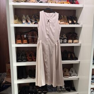 Elegant Beige Sleeveless Dress